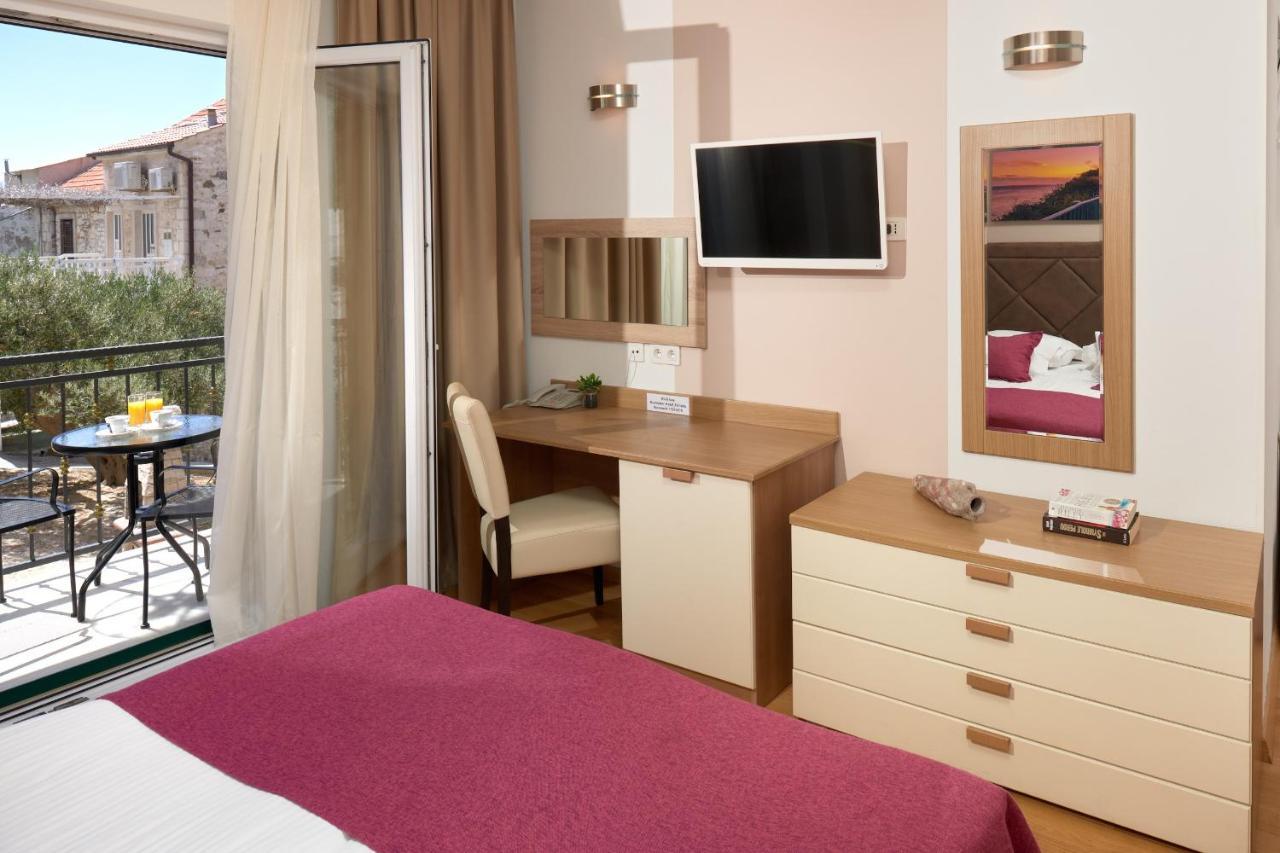 Hotel Fortuna Milna  Luaran gambar