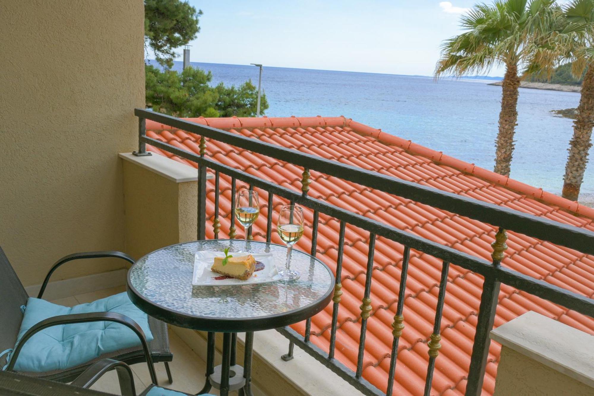 Hotel Fortuna Milna  Luaran gambar