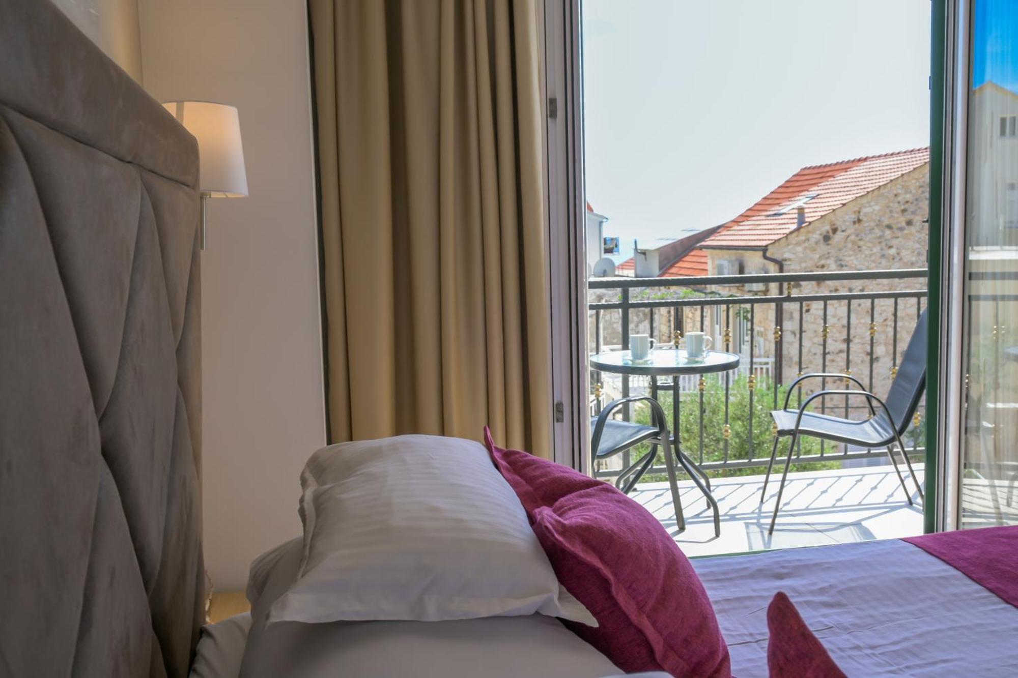 Hotel Fortuna Milna  Luaran gambar